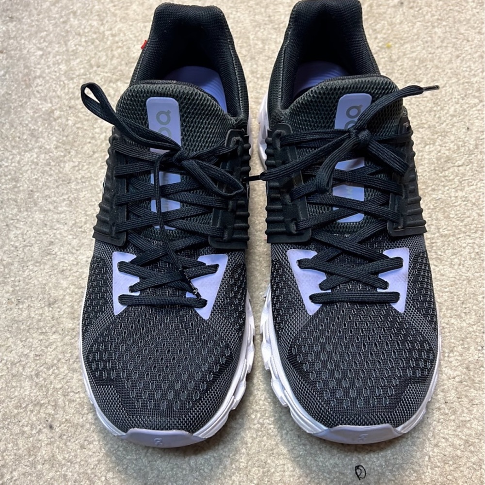 On cloud swift sneakers